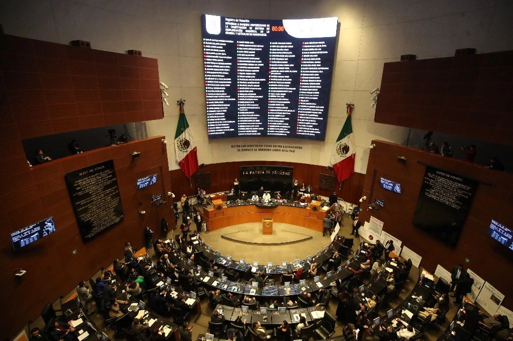 Durante una votación en lo general en el Senado de la República. Foto Yazmín Ortega Cortés / archivo  