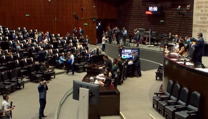 Durante la sesión de este martes 8 de noviembre en la Cámara de Diputados. Imagen tomada de la transmisión en vivo