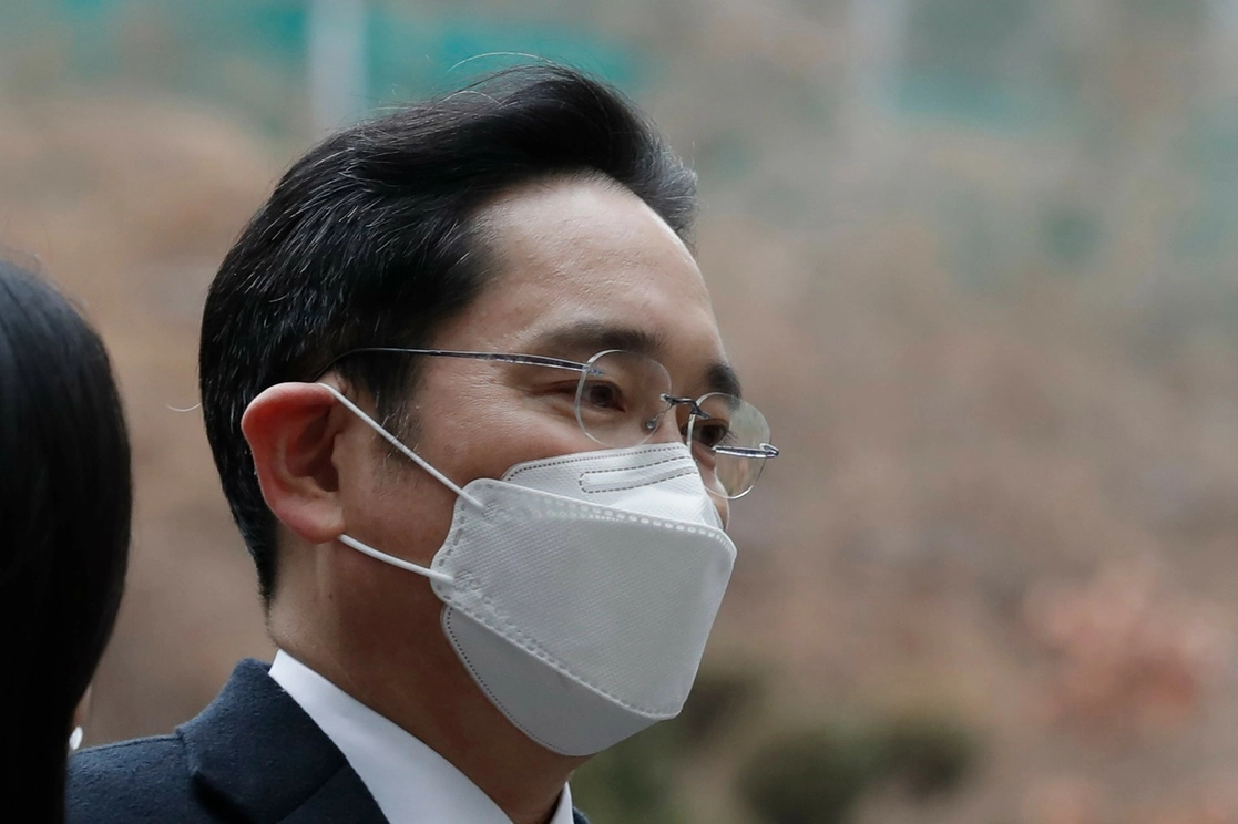 El vicepresidente de Samsung Electronics, Lee Jae-yong, llega al Tribunal Superior de Seúl en Seúl, Corea del Sur, el lunes 18 de enero de 2021. Foto Ap