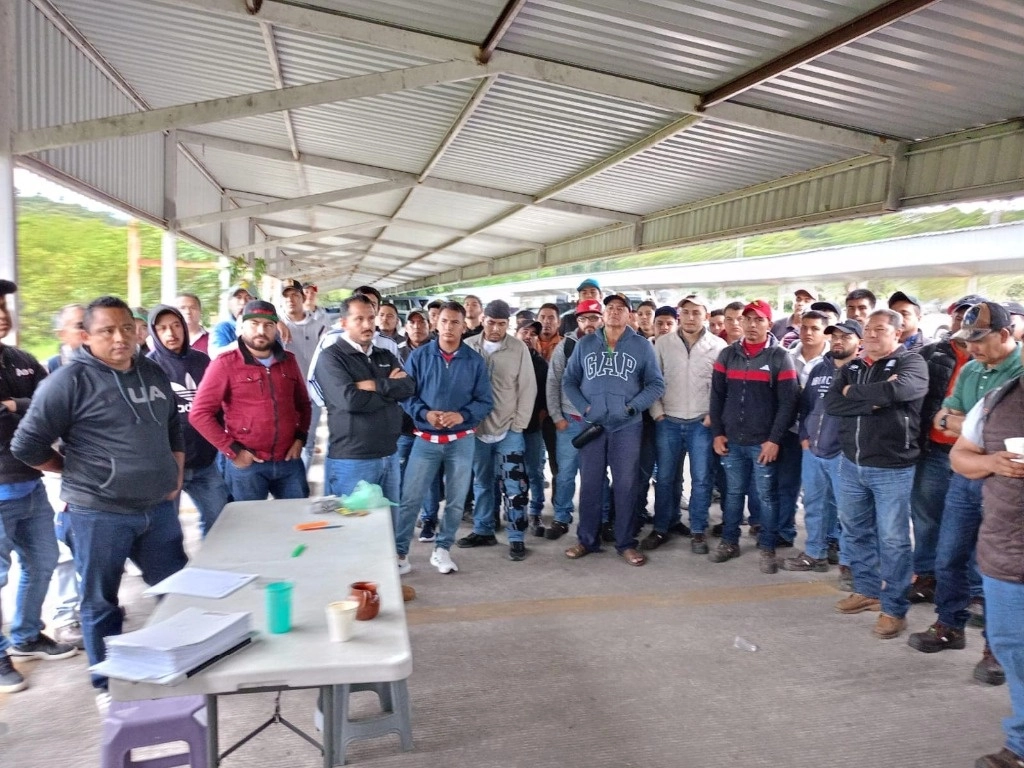Trabajadores de la mina Tizapa. Imagen tomada de Facebook Sindicato Minero "Los Mineros" 
