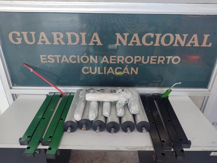 La Guardia Nacional aseguró dos kilos 800 gramos de metanfetamina ocultas en aparatos para ejercicio; iban a ser enviados desde el aeropuerto de Culiacán a la Ciudad de México. Foto Guardia Nacional