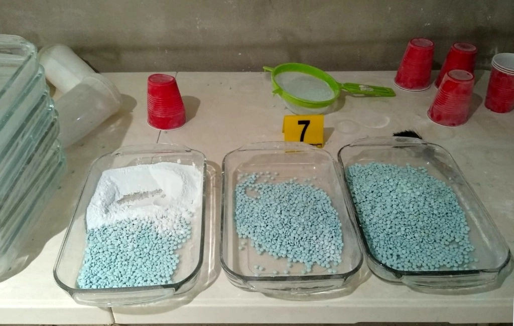 Pastillas de fentanilo y precursores químicos fuero asegurados en Tijuana, Baja California. Foto La Jornada
