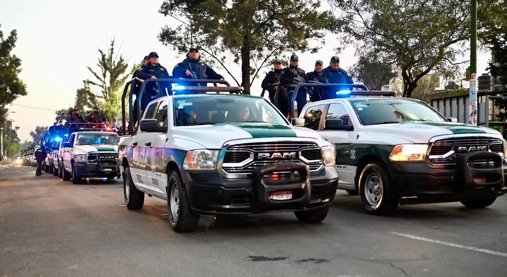 Ambos inmuebles quedaron sellados, bajo resguardo policial, en tanto a los detenidos, junto con lo asegurado, quedaron a disposición del Ministerio Público, quien continuará con las investigaciones para definir su situación jurídica. Foto @SSC_CDMX

