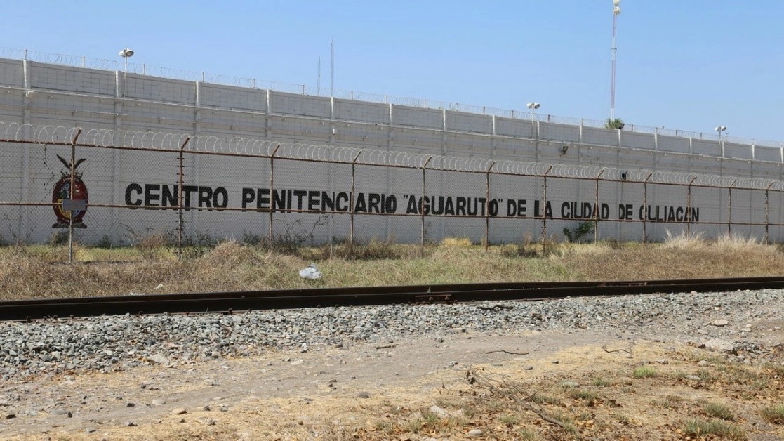 Aspectos del exterior del penal. Foto SSP Sinaloa/ archivo
