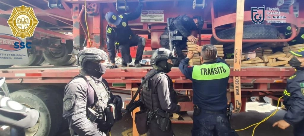 Policías de la Secretaría de Seguridad Ciudadana decomisaron mil 500 kilogramos de droga, la mayor incautación registrada en la Ciudad de México en la última década. Foto cortesía SSC