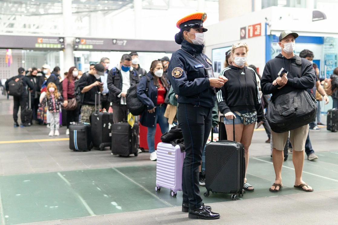 El Aeropuerto Internacional de la Ciudad de México es donde más decomisos de divisas se realizan. Foto Pablo Ramos/Archivo