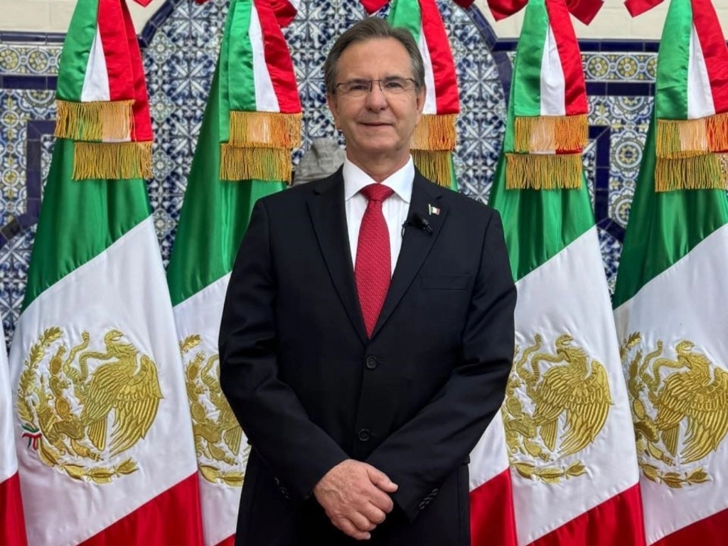 “Estamos seguros que nos debe de llevar a que después de todo ello tengamos una relación fortalecida mejorada y sobre todo una soberanía totalmente firme bilateral con los Estados Unidos”, dijo el embajador Moctezuma. Imagen tomada de https://www.facebook.com/emoctezumab

