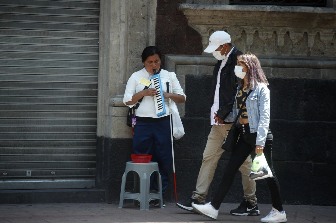 Las mujeres están sosteniendo gran parte de la economía sin obtener una remuneración, al tiempo que se amplían las brechas para que ellas accedan a un espacio en los mercados laborales formales. Foto Cristina Rodríguez / Archivo