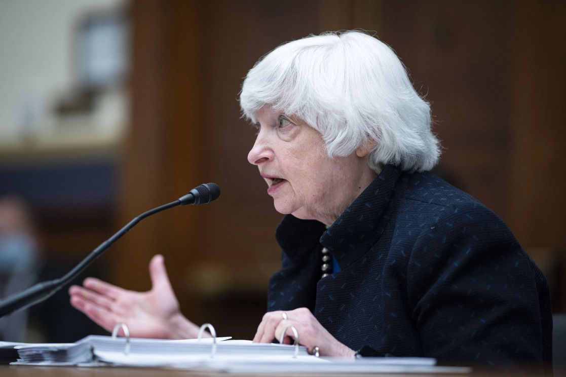 Un impago de la deuda por parte de Estados Unidos, un escenario abierto ante la falta de acuerdo en el Congreso para elevar el límite de endeudamiento antes del 18 de octubre, puede desencadenar una nueva recesión, advirtió Janet Yellen. Foto Ap / Archivo