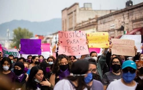 Activistas y amigos de Jessica González exigieron justicia por el feminicidio de la educadora. Foto Ignacio Juárez / Archivo