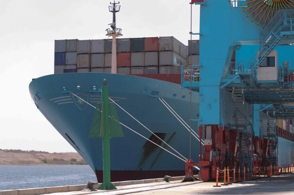 Otros países asiáticos con los que México registró un déficit comercial entre enero y julio de este año son: Taiwán (11 mil 909 millones de dólares), Japón (8 mil 515), Malasia (8 mil 80), Tailandia (6 mil 829), India (4 mil 2024), Filipinas (2 mil 56), Indonesia (2 mil 19), Singapur (800 millones) e Israel (750).