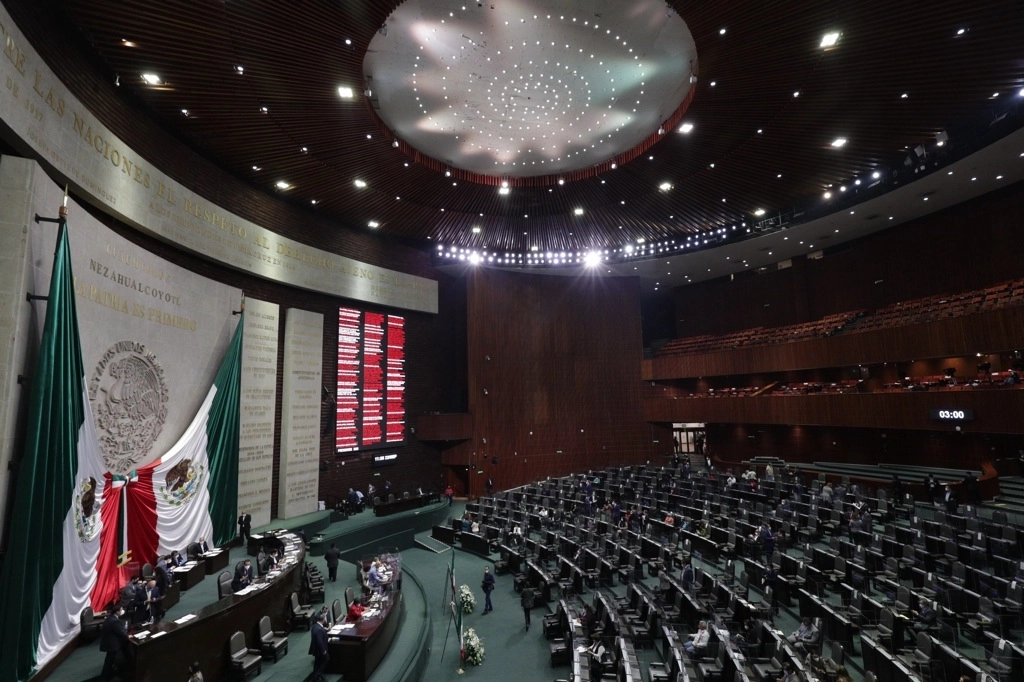El Salón de Plenos de la Cámara de Diputados previo al inicio de la sesión de hoy. Foto Roberto García Ortiz