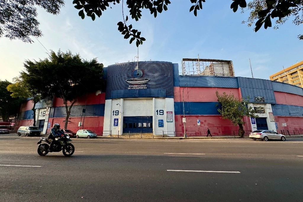 En la imagen se observan aspectos del estadio de Cruz Azul y la plaza de toros México que se ubica en ciudad de los deportes sin sellos de clausura, 7 de Noviembre de 2024. Fotos Luis Castillo/ La Jornada/ Archivo 