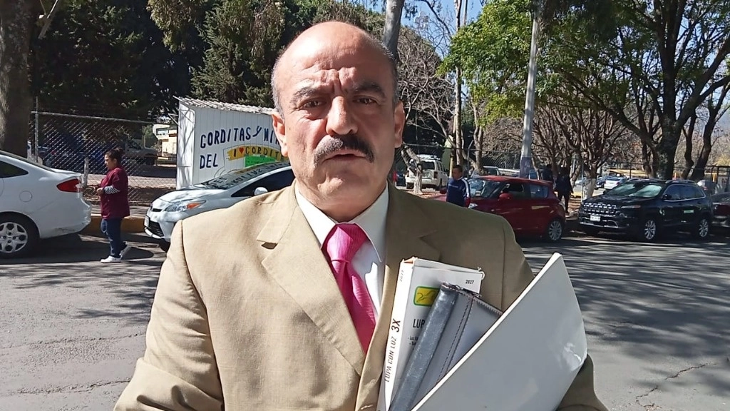 Julián Cisneros Contreras, abogado de Ismael Figueroa Flores, ex dirigente del Sindicato de Bomberos de la Ciudad de México. Foto César Arellano García