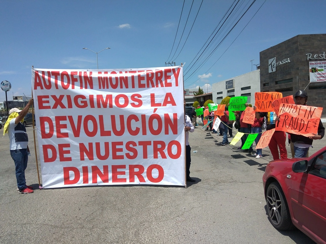 La protesta contra la financiera. Foto Juan Ricardo Montoya