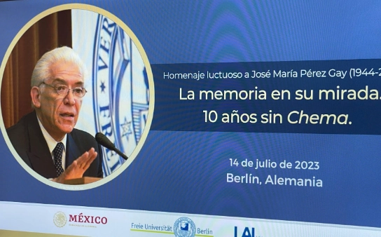 Cartel del homenaje luctuoso a José María Pérez Gay en Alemania. Foto Cortesía Embajada de México en Alemania