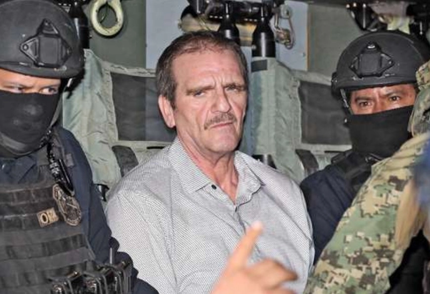 La imagen es de 2016, cuando Héctor Palma Salazar, ‘El Güero’ Palma fue trasladado a México desde Estados Unidos, donde pasó casi una década en prisión. Foto Ap