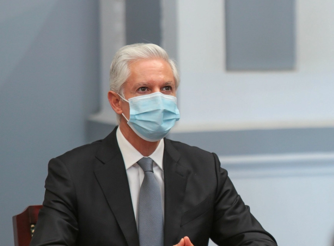 El gobernador del Estado de México, Alfredo del Mazo, reconoció al sector empresarial por seguir apostando por la entidad como destino de inversión, y se comprometió con ellos a establecer mesas de trabajo y de diálogo trimestrales, en las que se avance en la consolidación de proyectos y de intercambio de ideas para modernizar los temas regulatorios. Foto Cuartoscuro / Archivo