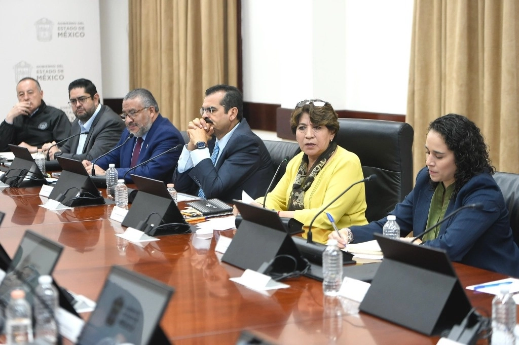 La gobernadora de Edomex, Delfina Gómez se reunió con representantes de los partidos políticos y autoridades electorales. Foto @delfinagomeza 