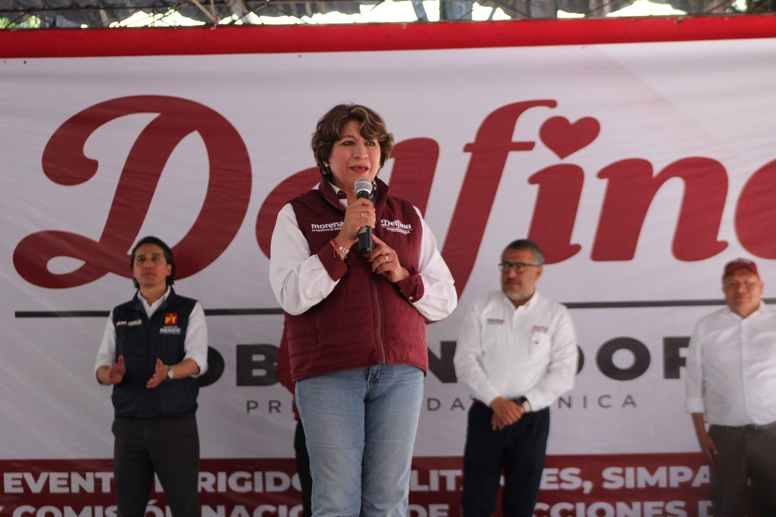 La precandidata de Morena a la gubernatura de Edomex, Delfina Gómez, se reunió con miles de simpatizantes en el municipio de Tlalnepantla. Foto Javier Salinas Cesáreo