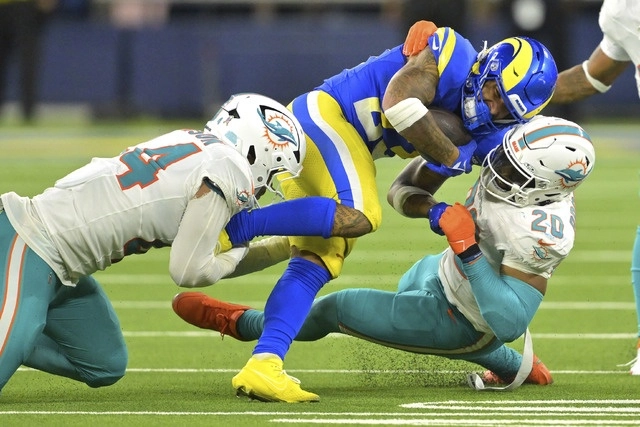 Dos goles de campo de Miami y tres de Carneros sentenciaron el marcador final a favor de los Delfines. Foto Ap