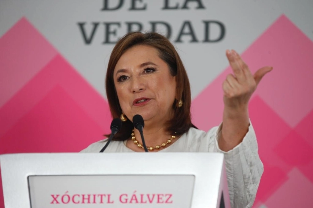 La candidata presidencial por el Frente Amplio por México, Xóchitl Gálvez, ofrece una conferencia de prensa, en la Ciudad de México, el 16 de febrero de 2024. Foto José Antonio López