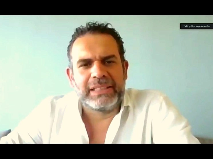 El coordinador del PES en San Lázaro, Jorge Argüelles. Imagen tomada de una transmisión a través del Twitter de @Mx_Diputados