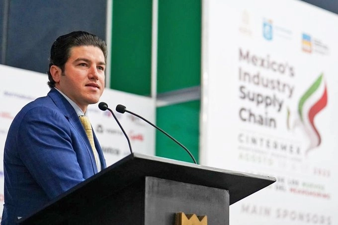 Samuel García, gobernador de Nuevo León, dijo que buscará que Nuevo León reciba el 50 por ciento de los impuestos federales. Foto @samuel_garcias