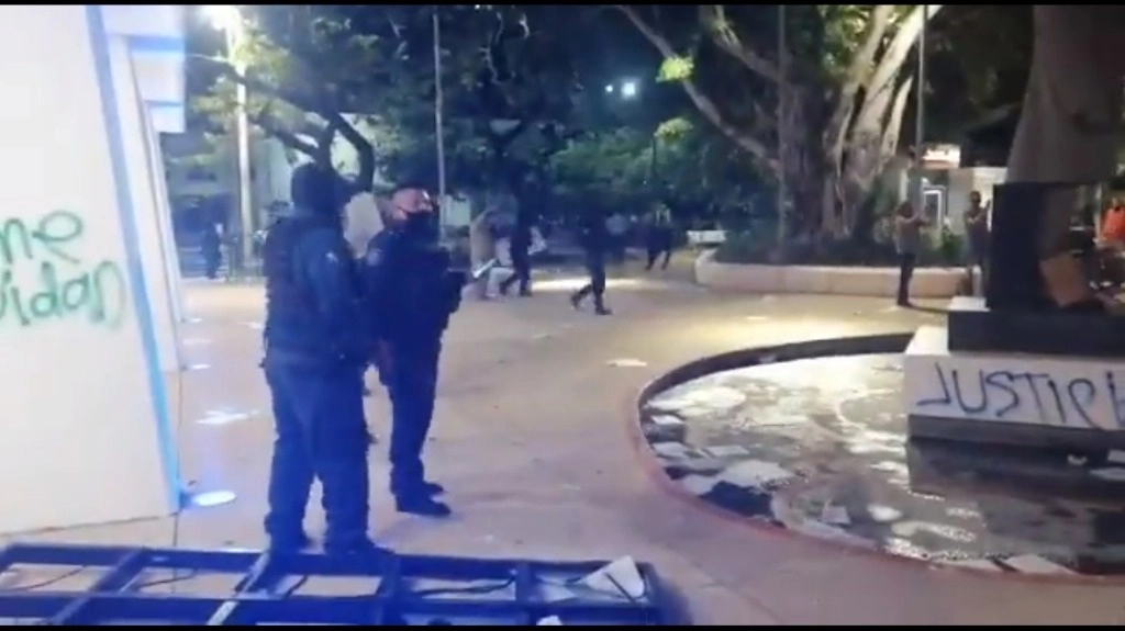 Fotograma del video sobre la agresión difundido esta noche en redes sociales