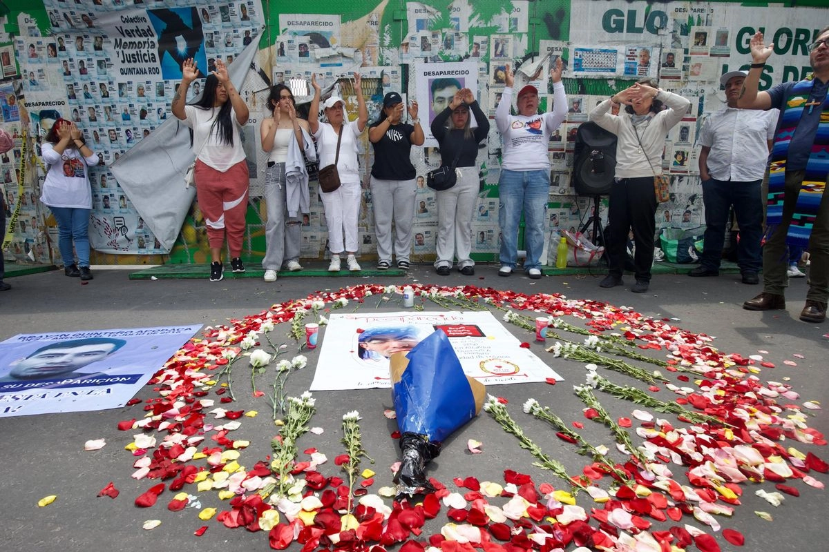 Familiares del joven Bryan Quintero Apodaca, se reunieron en la Glorieta de los Desaparecidos para exigir justicia. Foto 

