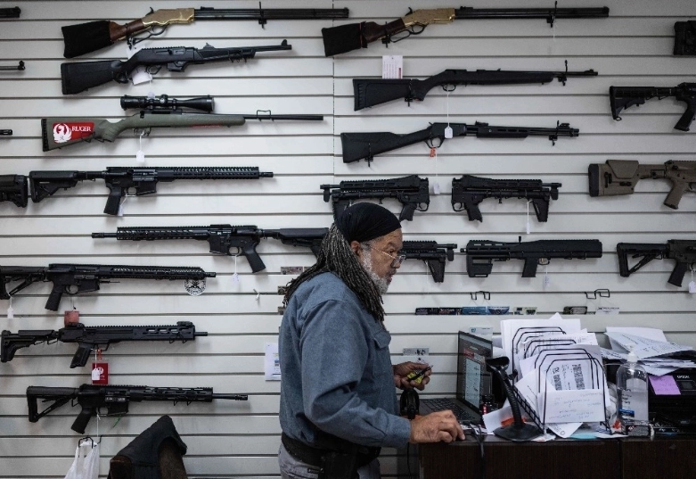 El gobierno mexicano debe impulsar “una postura firme en foros internacionales para avanzar a mecanismos de control sobre le e´xportación y venta responsable de armas de fuego.