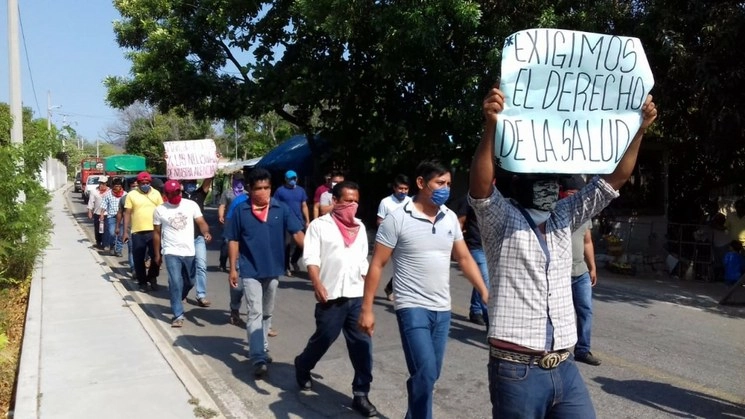 Los manifestantes intentaron mantener distancia entre ellos por el Covid-19. Foto Diana Manzo