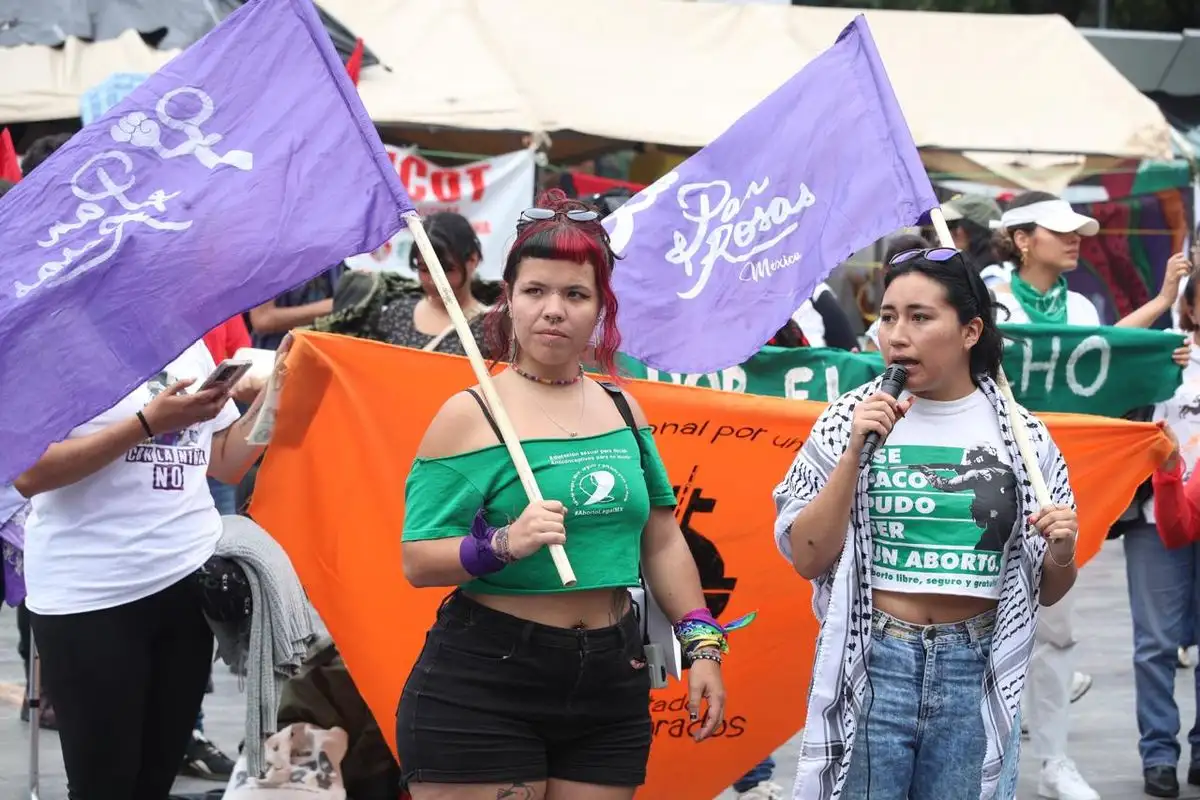 Mujeres durante un mitin en el marco de la conmemoración del 28s. Foto
