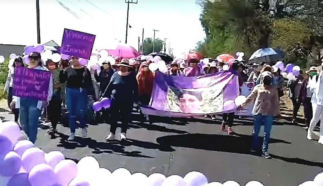 Familiares y activistas marcharon en Mixquiahuala de Juárez, Hidalgo para exigir la presentación de una pareja desaparecida. Foto Juan Ricardo Montoya