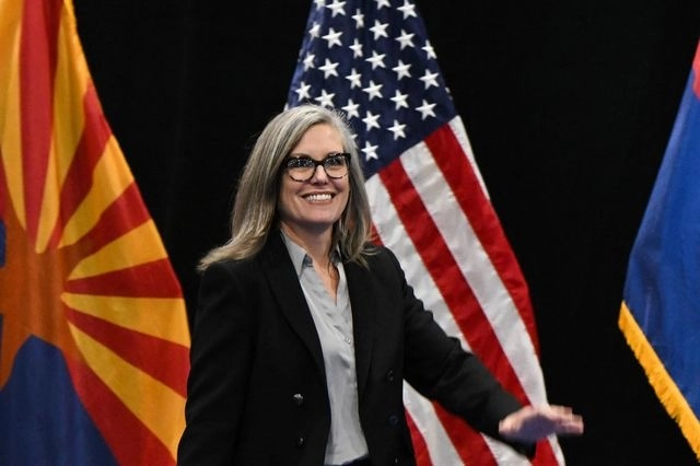 La demócrata Katie Hobbs, gobernadora electa de Arizona. Foto Afp / Archivo