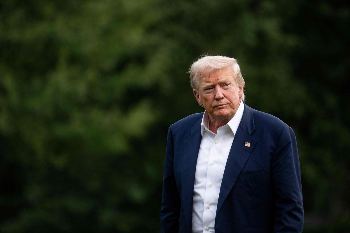 El presidente de Estados Unidos, Donald Trump, llega al Jardín Sur de la Casa Blanca en Washington, D.C., el 29 de julio de 2025. Foto 