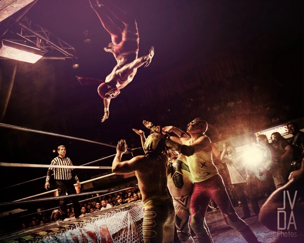 Escenario de épicas batallas entre los ídolos de la lucha libre, empezó a ser demolida desde sus cimientos. Foto tomada de la cuenta de Facebook Arena Coliseo Monterrey 
