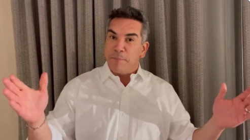 El dirigente nacional del PRI, Alejandro Moreno durante su mensaje. Imagen tomada del video emitido en sus redes sociales