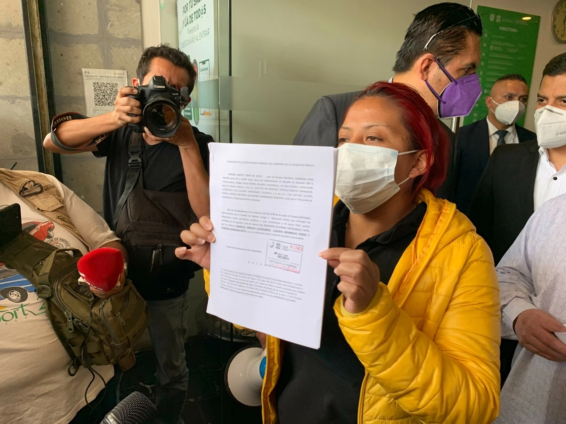 Marisol Tapia es madre del único menor de edad que falleció al colapsar una trabe de la L12 del Metro, el pasado 3 de mayo. Foto Alfredo Domínguez/Archivo