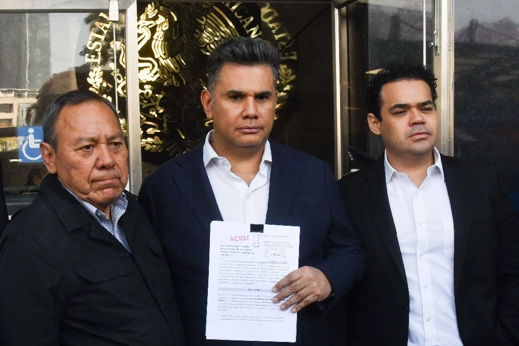 Williams Ochoa Gallegos, candidato al senado por la coalición Fuerza y Corazón por México (PRI, PAN y PRD) acudió a las instalaciones de la Fiscalía General de la República (FGR) para presentar una denuncia por el presunto intento de secuestro ocurrido el pasado viernes 23 de Febrero en el municipio de Villa La Rosa, Chiapas. Foto Cuartoscuro