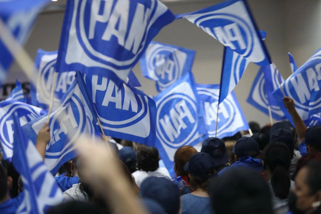 Banderas del Partido Acción Nacional. Foto tomada de la cuenta de Twitter @AccionNacional