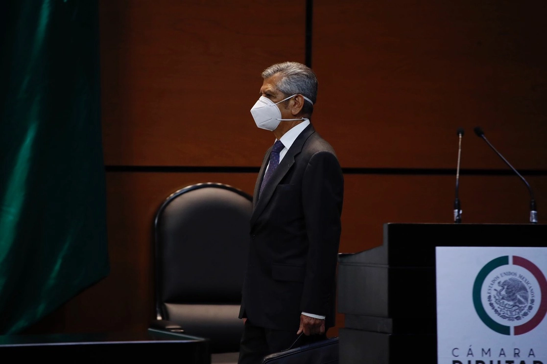 El secretario de la Función Pública, Roberto Salcedo Aquino, durante su comparecencia en la Cámara de Diputados, este miércoles, donde dijo que la demanda se puso en la FGR. Foto Cristina Rodríguez



