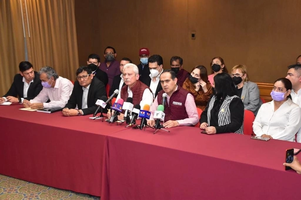 La bancada de Morena durante la conferencia de prensa de este jueves. Foto La Jornada