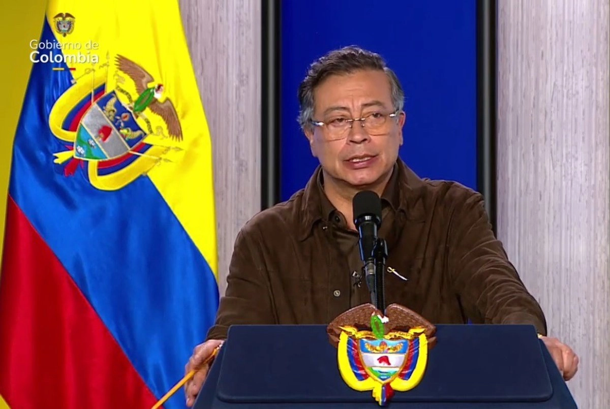 "La lancha atacada el 16 de septiembre era colombiana, tenía un motor arriba en señal de daño y estaba apagada, presumiblemente estaba en aguas colombianas, quien estaba allí era un pescador que no ha vuelto a su casa", declaró Petro.