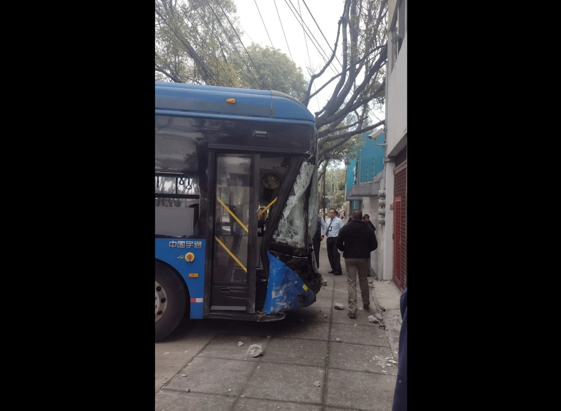 El accidente ocurrió durante la prueba de manejo de un aspirante a conductor del Servicio de Transportes Eléctricos, el 21 de septiembre de 2022. Foto Cuartoscuro 