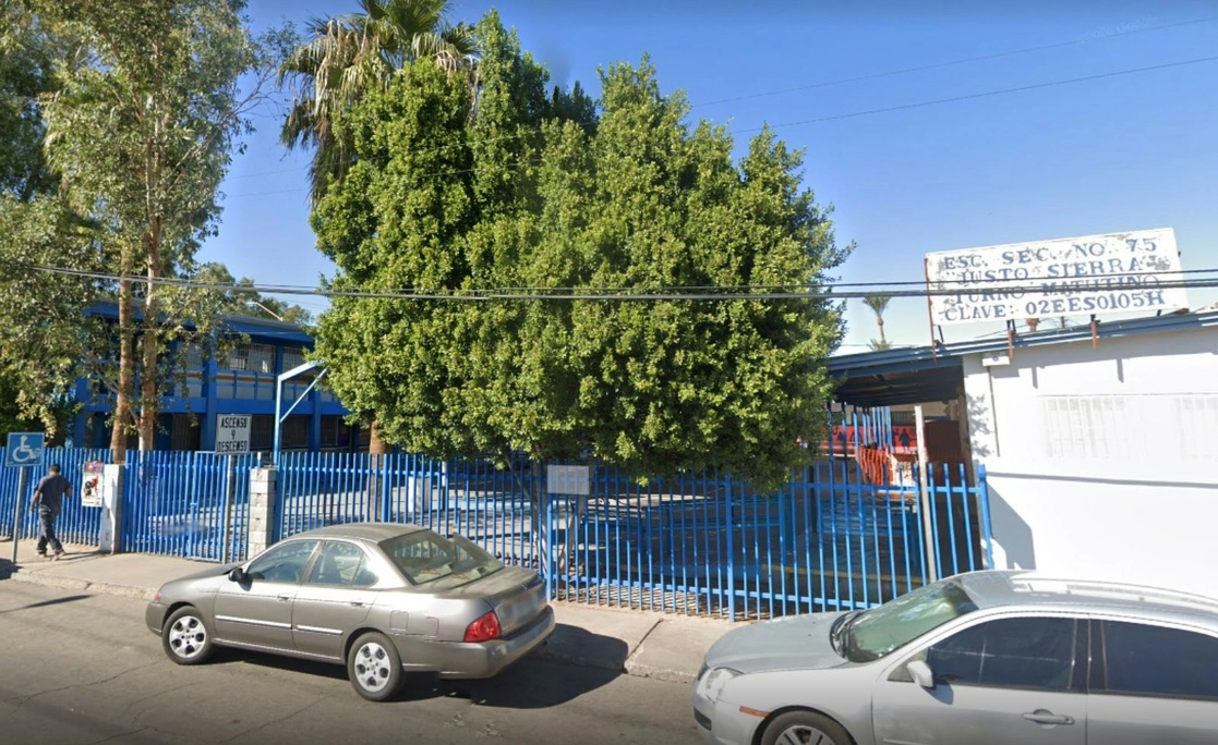 Madres de familia denunciaron a un maestro de una secundaria en Mexicali por presunto abuso sexual de varias alumnas. Foto tomada de Google Street View