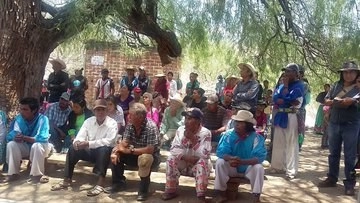 Habitantes de la comunidad de San Lorenzo de Azqueltán, Villa Guerrero en imagen de archivo. Foto tomada de la cuenta de Twitter @CEDHJ
