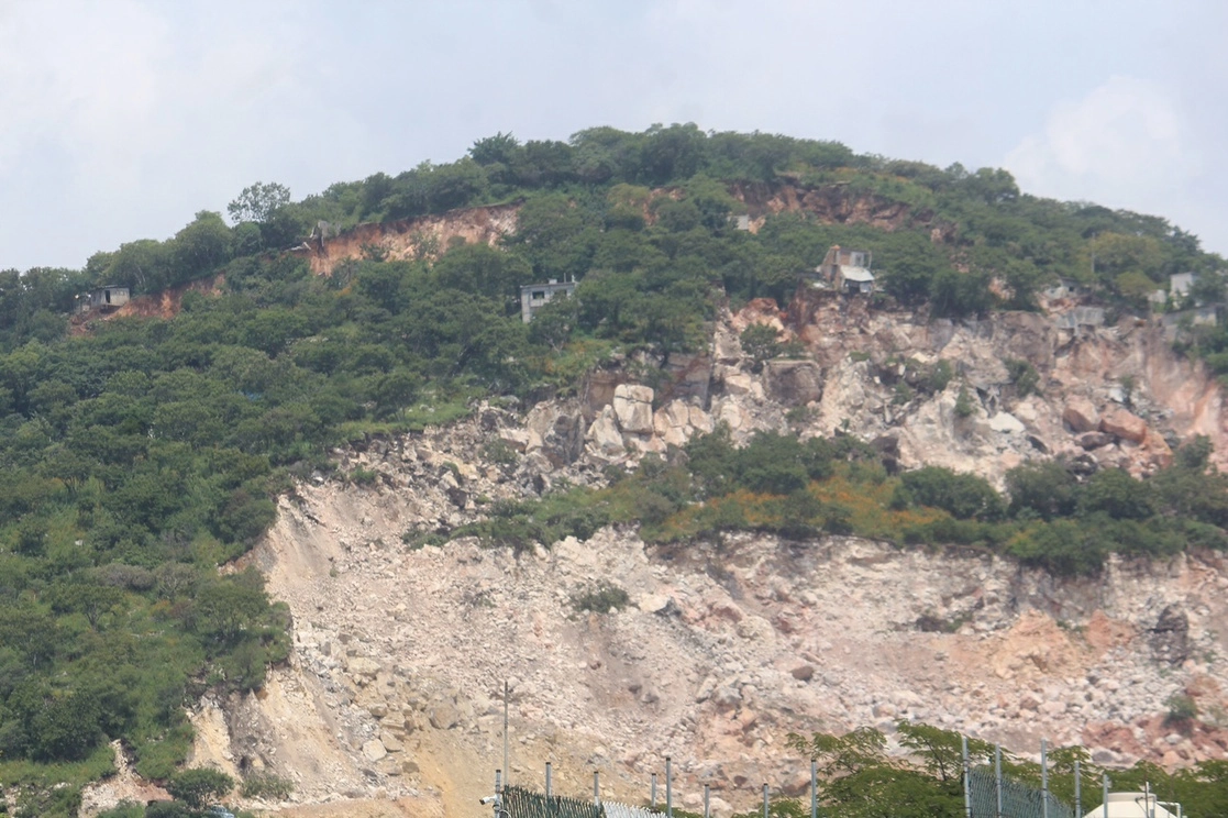 Daniel Tapia Castillo forma parte del comité que representa a las familias afectadas por el desgajamiento del cerro de la colonia Vista Hermosa de Jiutepec, Morelos. Foto Rubiela Morelos