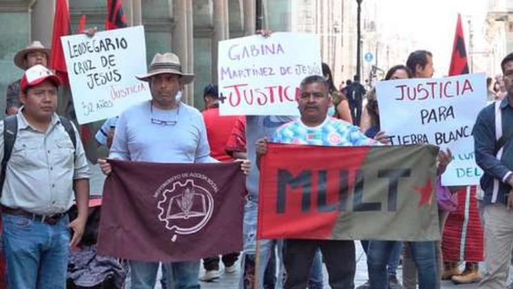 Integrantes del Movimiento Unificador de Lucha Triqui durante una protesta en Oaxaca. Foto Jorge A. Pérez /Archivo