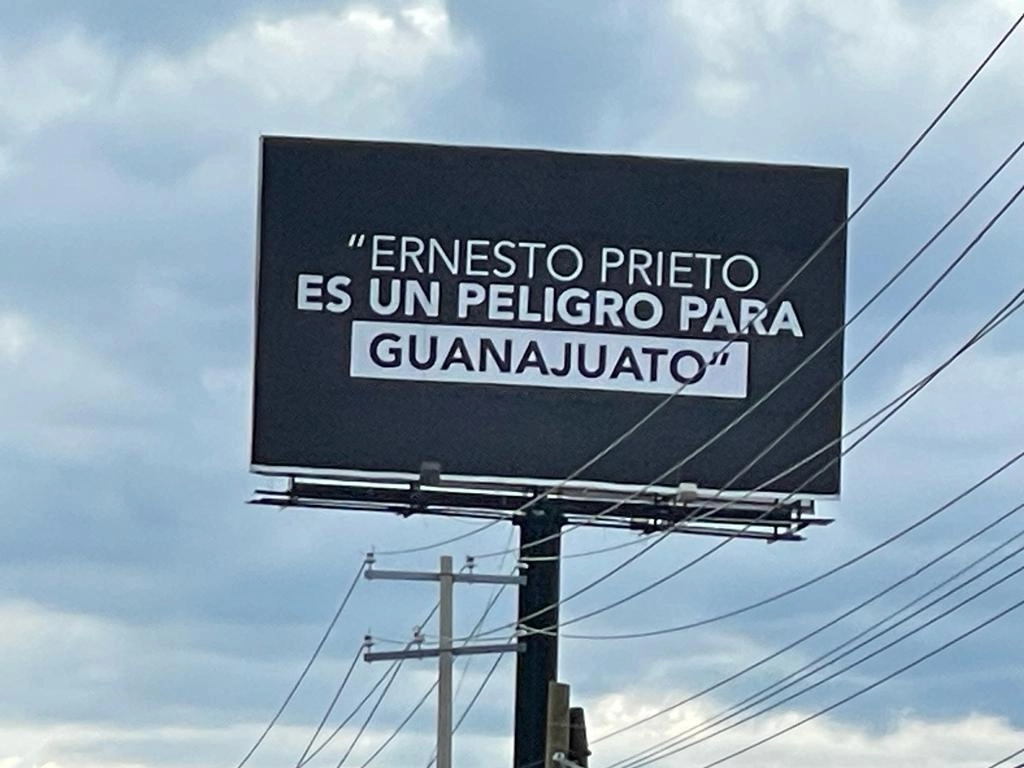 El origen de la campaña sucia será investigado para emprender acciones legales, anunció el aspirante a coordinar los Comités de Defensa de la 4T, Ernesto Prieto Ortega. Foto Carlos García